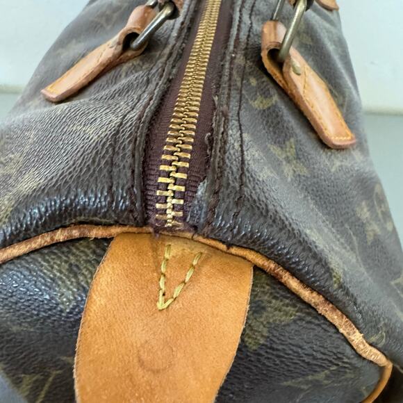 LOUIS VUITTON Vintage Monogram Speedy 30 Boston Bag - Picture 9 of 13